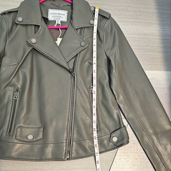 🔥Lucky Brand NWT Gray Vegan Leather Moto Asymmetrical Zipper Closure Jacket 🖤 - Picture 9 of 16